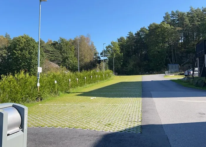 Sorlandsidyll Med Svommebasseng! Lägenhet