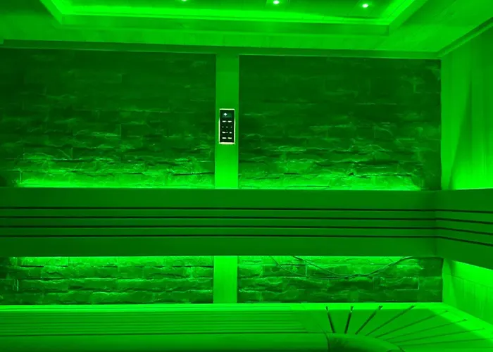 Sorlandsidyll Med Svommebasseng!